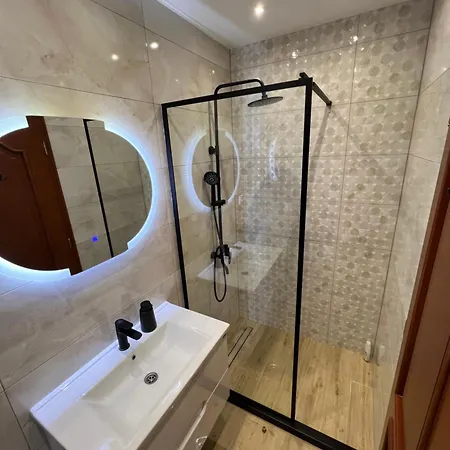 12 & Free Parking Daire *